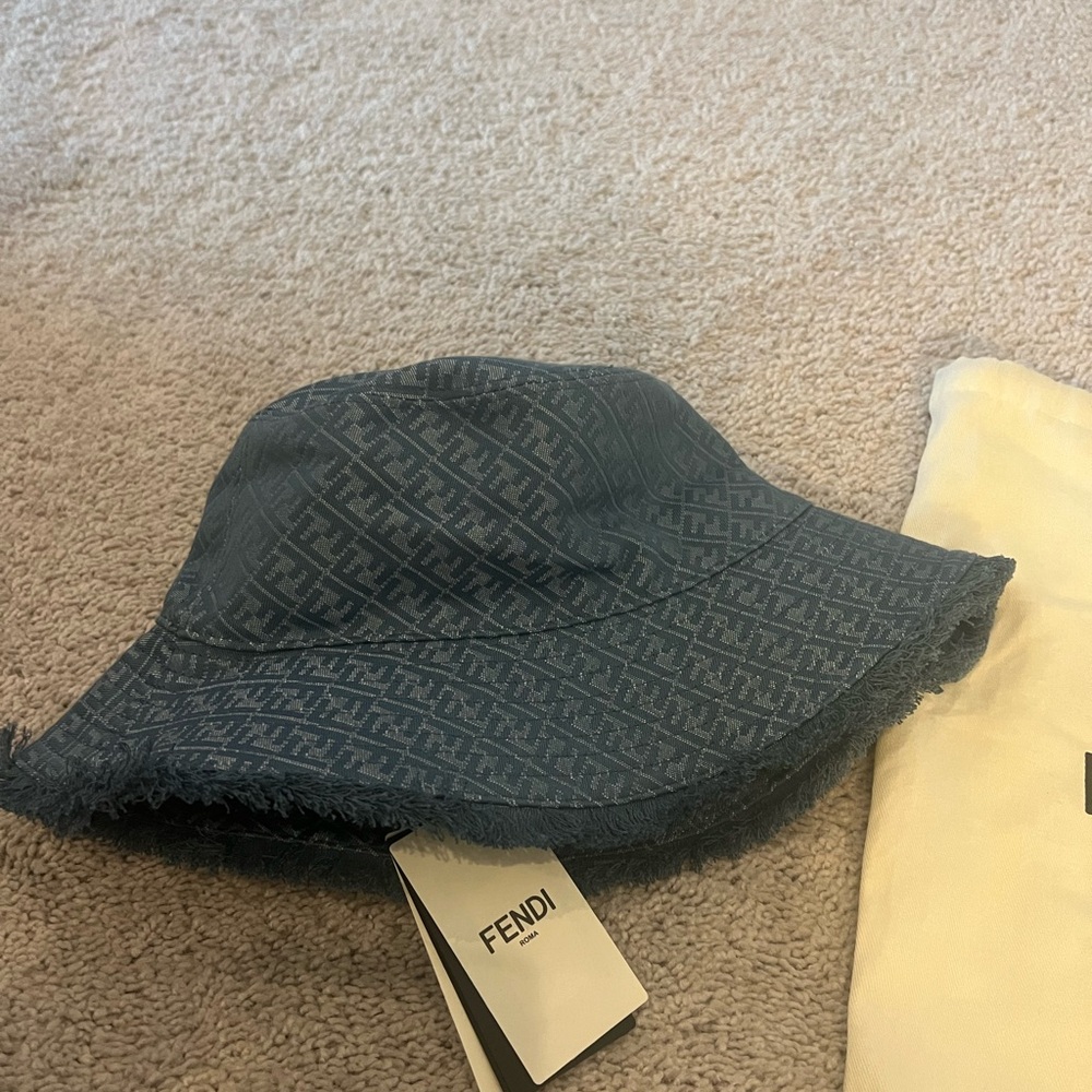 NWT Fendi  Bucket Hat